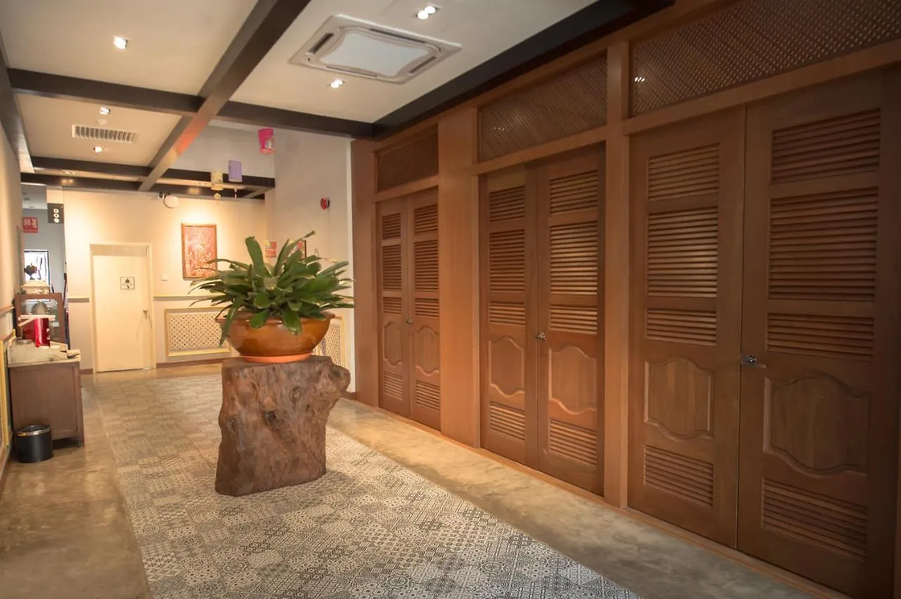 Hotel Ciq, Jalan Trus Johor Bahru